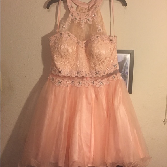Formal dress - Picture 1 of 1